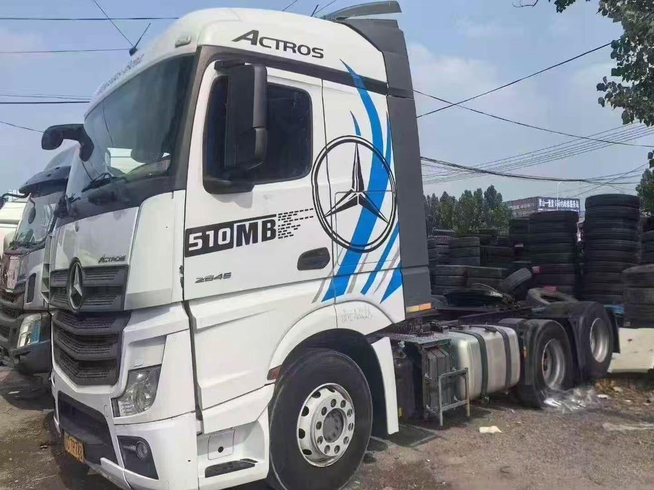 Lori ya Mercedes Benz